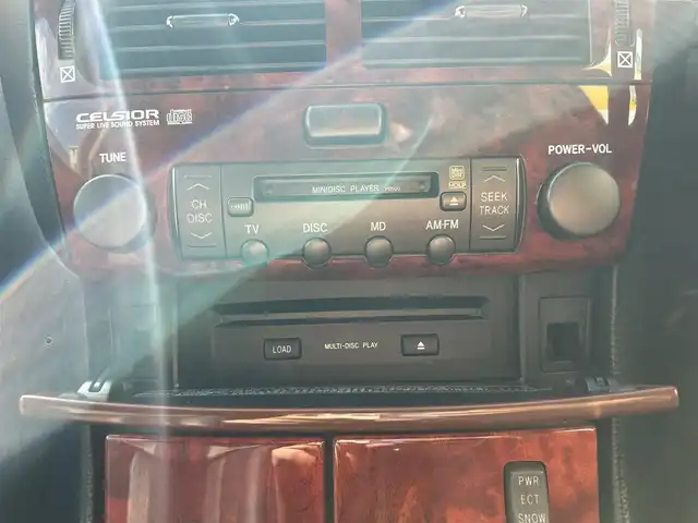 トヨタ セルシオ eR 東京都 2005(平17)年 9.9万km ブラック 純正DVDナビ/AM/FM/CD/DVD/MD/バックカメラ/D＋N席パワーシート/ポジションメモリー/レザーシート/クルーズコントロール/ステアリングスイッチ/本革巻きステアリング/車外バックカメラ/ステアリングスイッチ/サンルーフ/リアパワーサンシェード/ウッド調インストルメントパネル/MT付AT/TRCモード/PWRモード/ECTモード/SNOWモード/スマートキー/スペアキー/純正フロアマット/社外20インチアルミホイール/AFS/取扱説明書