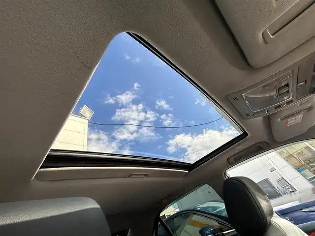 トヨタ セルシオ eR 東京都 2005(平17)年 9.9万km ブラック 純正DVDナビ/AM/FM/CD/DVD/MD/バックカメラ/D＋N席パワーシート/ポジションメモリー/レザーシート/クルーズコントロール/ステアリングスイッチ/本革巻きステアリング/車外バックカメラ/ステアリングスイッチ/サンルーフ/リアパワーサンシェード/ウッド調インストルメントパネル/MT付AT/TRCモード/PWRモード/ECTモード/SNOWモード/スマートキー/スペアキー/純正フロアマット/社外20インチアルミホイール/AFS/取扱説明書