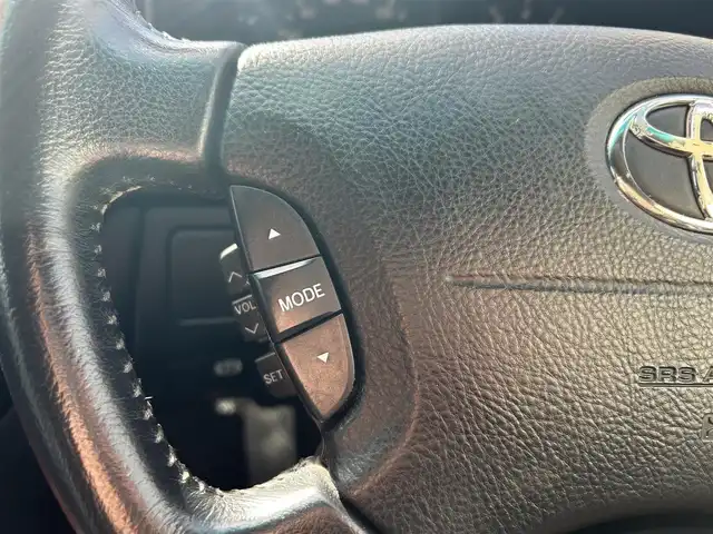 トヨタ セルシオ eR 東京都 2005(平17)年 9.9万km ブラック 純正DVDナビ/AM/FM/CD/DVD/MD/バックカメラ/D＋N席パワーシート/ポジションメモリー/レザーシート/クルーズコントロール/ステアリングスイッチ/本革巻きステアリング/車外バックカメラ/ステアリングスイッチ/サンルーフ/リアパワーサンシェード/ウッド調インストルメントパネル/MT付AT/TRCモード/PWRモード/ECTモード/SNOWモード/スマートキー/スペアキー/純正フロアマット/社外20インチアルミホイール/AFS/取扱説明書