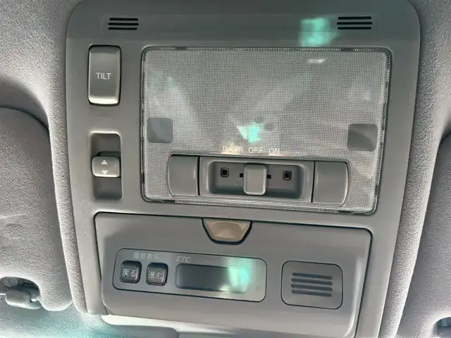 トヨタ セルシオ eR 東京都 2005(平17)年 9.9万km ブラック 純正DVDナビ/AM/FM/CD/DVD/MD/バックカメラ/D＋N席パワーシート/ポジションメモリー/レザーシート/クルーズコントロール/ステアリングスイッチ/本革巻きステアリング/車外バックカメラ/ステアリングスイッチ/サンルーフ/リアパワーサンシェード/ウッド調インストルメントパネル/MT付AT/TRCモード/PWRモード/ECTモード/SNOWモード/スマートキー/スペアキー/純正フロアマット/社外20インチアルミホイール/AFS/取扱説明書