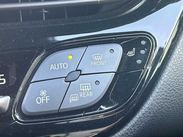 トヨタ Ｃ－ＨＲ G 宮城県 2018(平30)年 8.8万km ブラックマイカ 純正９インチナビ/・フルセグTV/・CD/DVD/・Bluetooth/バックモニター/トヨタセーフティセンス/ETC/ドラレコ/ハーフレザーシート/シートヒーター/LEDヘッドライト/シーケンシャルウインカー/スペアキー