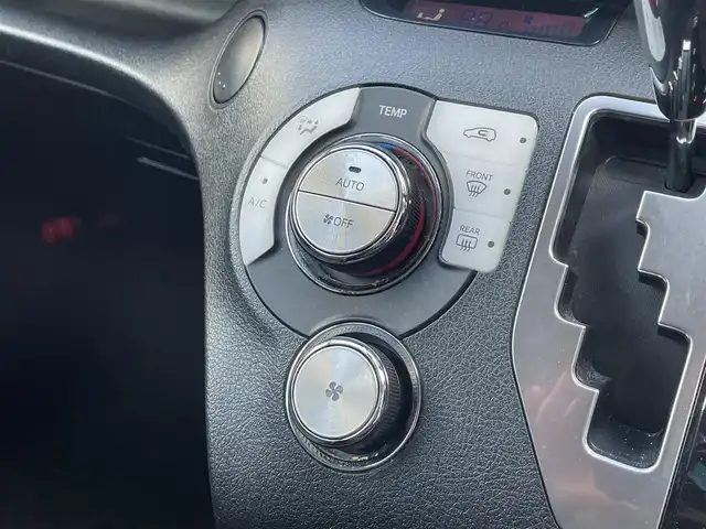 トヨタ シエンタ ハイブリッド G クエロ 滋賀県 2018(平30)年 8万km ホワイトパールクリスタルシャイン 純正ナビ/CD/DVD/Bluetooth/フルセグテレビ/パノラミックビューモニター/モデリスタエアロ/セーフティーセンス/・プリクラッシュセーフティ/・レーンディパーチャーアラート/・オートマチックハイビーム/インテリジェントクリアランスソナー/クルーズコントロール/両側パワースライドドア/ETC/LEDヘッドライト/オートライト/ハーフレザーシート/D/N席シートヒーター/ステアリングヒーター/前後ドライブレコーダー/プッシュスタート/スマートキー/スペアキー