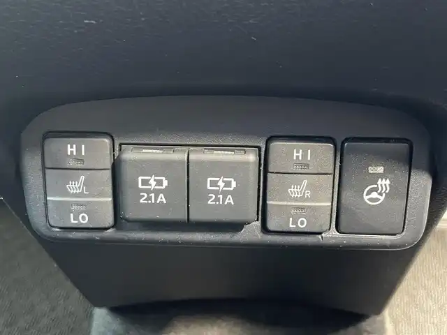 トヨタ シエンタ ハイブリッド G クエロ 滋賀県 2018(平30)年 8万km ホワイトパールクリスタルシャイン 純正ナビ/CD/DVD/Bluetooth/フルセグテレビ/パノラミックビューモニター/モデリスタエアロ/セーフティーセンス/・プリクラッシュセーフティ/・レーンディパーチャーアラート/・オートマチックハイビーム/インテリジェントクリアランスソナー/クルーズコントロール/両側パワースライドドア/ETC/LEDヘッドライト/オートライト/ハーフレザーシート/D/N席シートヒーター/ステアリングヒーター/前後ドライブレコーダー/プッシュスタート/スマートキー/スペアキー