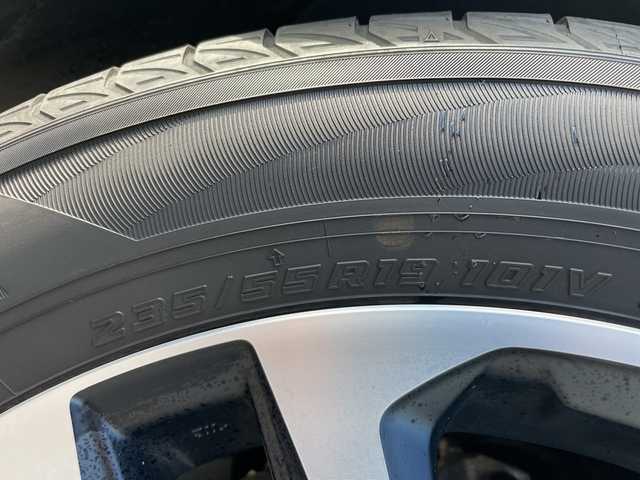 トヨタ ＲＡＶ４ アドベンチャー 青森県 2020(令2)年 6.2万km アッシュグレーメタリック/アーバンカーキ 4WD/純正9インチディスプレイオーディオナビ/OPパノラミックビューモニター/合皮スポーティシート/OP前席エアシート・シートヒーター/運転席パワーシート/ステアリングヒーター/セーフティセンス/プリクラッシュセーフティ/レーダークルーズコントロール/レーントレーシングアシスト/オートマチックハイビーム/OPブラインドスポットモニター/ビルトインETC/前後ドライブレコーダー/LEDヘッドライト/オートライト/フォグランプ/ルーフレール/純正19インチアルミ/スペアキー/R3.R5.R6.R7年記録簿有り/保証書・取説書