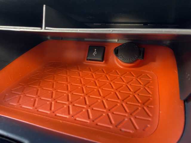 トヨタ ＲＡＶ４ アドベンチャー 青森県 2020(令2)年 6.2万km アッシュグレーメタリック/アーバンカーキ 4WD/純正9インチディスプレイオーディオナビ/OPパノラミックビューモニター/合皮スポーティシート/OP前席エアシート・シートヒーター/運転席パワーシート/ステアリングヒーター/セーフティセンス/プリクラッシュセーフティ/レーダークルーズコントロール/レーントレーシングアシスト/オートマチックハイビーム/OPブラインドスポットモニター/ビルトインETC/前後ドライブレコーダー/LEDヘッドライト/オートライト/フォグランプ/ルーフレール/純正19インチアルミ/スペアキー/R3.R5.R6.R7年記録簿有り/保証書・取説書