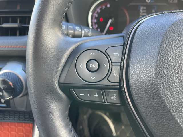 トヨタ ＲＡＶ４ アドベンチャー 青森県 2020(令2)年 6.2万km アッシュグレーメタリック/アーバンカーキ 4WD/純正9インチディスプレイオーディオナビ/OPパノラミックビューモニター/合皮スポーティシート/OP前席エアシート・シートヒーター/運転席パワーシート/ステアリングヒーター/セーフティセンス/プリクラッシュセーフティ/レーダークルーズコントロール/レーントレーシングアシスト/オートマチックハイビーム/OPブラインドスポットモニター/ビルトインETC/前後ドライブレコーダー/LEDヘッドライト/オートライト/フォグランプ/ルーフレール/純正19インチアルミ/スペアキー/R3.R5.R6.R7年記録簿有り/保証書・取説書