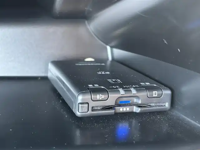 トヨタ ハイラックス Z GRスポーツ 奈良県 2024(令6)年 1.1万km アティチュードブラックマイカ 純正ナビ　/BT/USB/全方位カメラ　/パワーシート　/ハーフレザーシート　/ＥＴＣ　/追従型クルーズコントロール　/前後コーナーセンサー　/センターデフロック　/ダウンヒルアシストコントロール　/全方位ドライブレコーダー　/ＡＡＣ/スマートイー/パドルシフト/フロアマット/純正18インチアルミホイール/衝突被害軽減システム