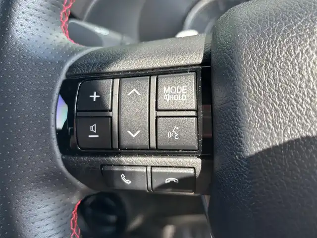 トヨタ ハイラックス Z GRスポーツ 奈良県 2024(令6)年 1.1万km アティチュードブラックマイカ 純正ナビ　/BT/USB/全方位カメラ　/パワーシート　/ハーフレザーシート　/ＥＴＣ　/追従型クルーズコントロール　/前後コーナーセンサー　/センターデフロック　/ダウンヒルアシストコントロール　/全方位ドライブレコーダー　/ＡＡＣ/スマートイー/パドルシフト/フロアマット/純正18インチアルミホイール/衝突被害軽減システム