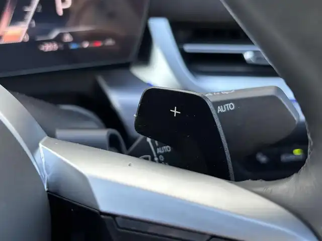 ＢＭＷ ＢＭＷ Ｘ２ xDrive 20i Mスポーツ 茨城県 2024(令6)年 1.4万km サファイアブラックP 純正ナビ/　(AM/FM/Bluetooth/AppleCarPlay)/Connected Drive/　(YouTube/Disney＋/Alexa)/全方位カメラ/全方位ドライブレコーダー/ミラー内蔵型ETC/アンビエントライト/ブラインドスポットモニター/ヘッドアップディスプレイ/前後コーナーセンサー/電動リアゲート/ハーフレザーシート/ハンドルヒーター/シートヒーター(D＋N席)/パワーシート(D＋N席)/純正フロアマット/純正アルミホイール/LEDヘッドライト/プッシュスタート