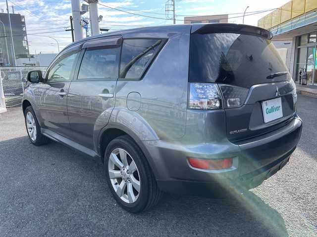 三菱 アウトランダー 24G 神奈川県 2009(平21)年 7.6万km ミディアムパープリッシュグレーマイカ メモリナビ/フルセグテレビ/クルーズコントロール/ETC/コーナーセンサー/電動格納ミラー/パドルシフト/オートライト/フォグランプ/純正ドアバイザー/純正フロアマット