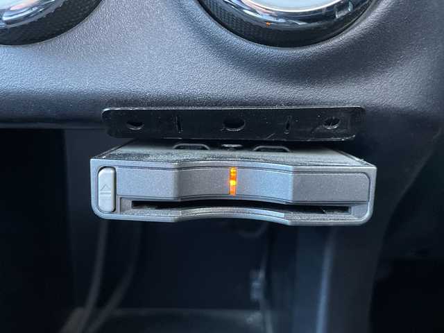 三菱 アウトランダー 24G 神奈川県 2009(平21)年 7.6万km ミディアムパープリッシュグレーマイカ メモリナビ/フルセグテレビ/クルーズコントロール/ETC/コーナーセンサー/電動格納ミラー/パドルシフト/オートライト/フォグランプ/純正ドアバイザー/純正フロアマット