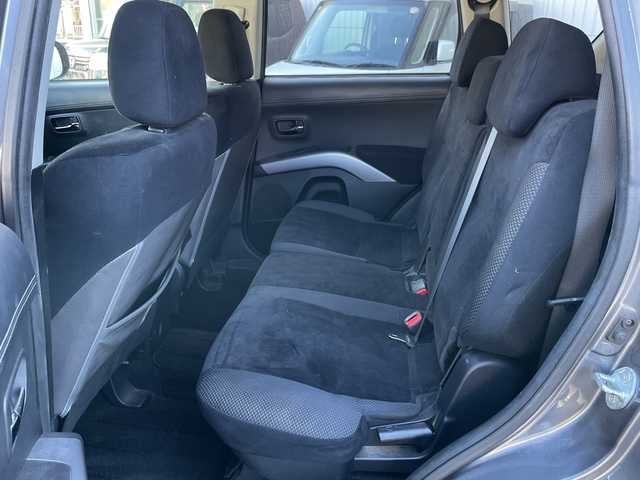 三菱 アウトランダー 24G 神奈川県 2009(平21)年 7.6万km ミディアムパープリッシュグレーマイカ メモリナビ/フルセグテレビ/クルーズコントロール/ETC/コーナーセンサー/電動格納ミラー/パドルシフト/オートライト/フォグランプ/純正ドアバイザー/純正フロアマット