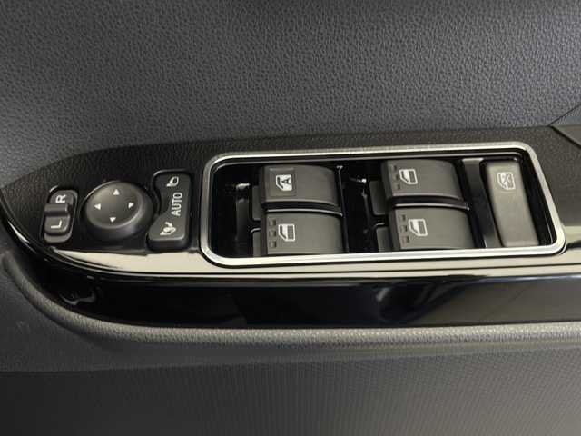 ダイハツ タント カスタム RS スタイルセレクション 宮崎県 2022(令4)年 4万km ブラックマイカメタリック/レーザーブルークリスタルシャイン 2トーン スマートアシスト３/〇衝突警報機能／衝突回避支援ブレーキ機能（対車両・対歩行者）/〇車線逸脱警報機能/〇誤発進抑制制御機能（前方、後方）/〇オートハイビーム/〇先行車発進お知らせ機能/〇レーダークルーズコントロール/〇コーナーセンサー/純正9インチSDナビ/フルセグTV/CD/DVD/Bluetooth/パノラマモニター/両側パワースライドドア/合皮シート/シートヒーター/LEDヘッドライト/アイドリングストップ/純正ナビ一体型ドライブレコーダー/ビルトインETC/純正15インチAW