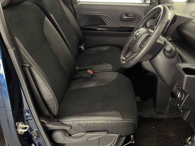 ダイハツ タント カスタム RS スタイルセレクション 宮崎県 2022(令4)年 4万km ブラックマイカメタリック/レーザーブルークリスタルシャイン 2トーン スマートアシスト３/〇衝突警報機能／衝突回避支援ブレーキ機能（対車両・対歩行者）/〇車線逸脱警報機能/〇誤発進抑制制御機能（前方、後方）/〇オートハイビーム/〇先行車発進お知らせ機能/〇レーダークルーズコントロール/〇コーナーセンサー/純正9インチSDナビ/フルセグTV/CD/DVD/Bluetooth/パノラマモニター/両側パワースライドドア/合皮シート/シートヒーター/LEDヘッドライト/アイドリングストップ/純正ナビ一体型ドライブレコーダー/ビルトインETC/純正15インチAW