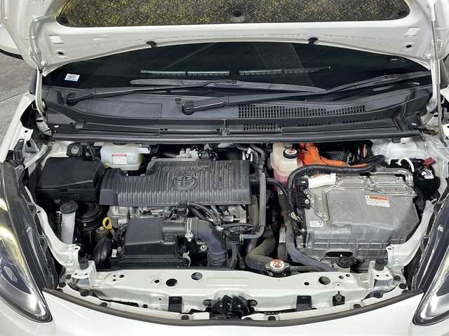 トヨタ シエンタ ハイブリッド G クエロ 沖縄県 2018(平30)年 7.3万km ホワイトパールクリスタルシャイン 県外仕入 /禁煙車 /社外ナビ(TV/CD/DVD/Bluetooth) /バックカメラ /トヨタセーフティセンス /ハーフレザーシート/クルーズコントロール /ETC /スペアキー /USB充電 /オートマチックハイビーム /車線逸脱警報