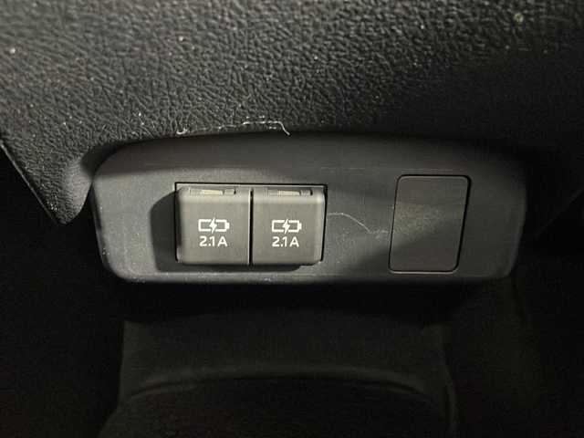 トヨタ シエンタ ハイブリッド G クエロ 沖縄県 2018(平30)年 7.3万km ホワイトパールクリスタルシャイン 県外仕入 /禁煙車 /社外ナビ(TV/CD/DVD/Bluetooth) /バックカメラ /トヨタセーフティセンス /ハーフレザーシート/クルーズコントロール /ETC /スペアキー /USB充電 /オートマチックハイビーム /車線逸脱警報