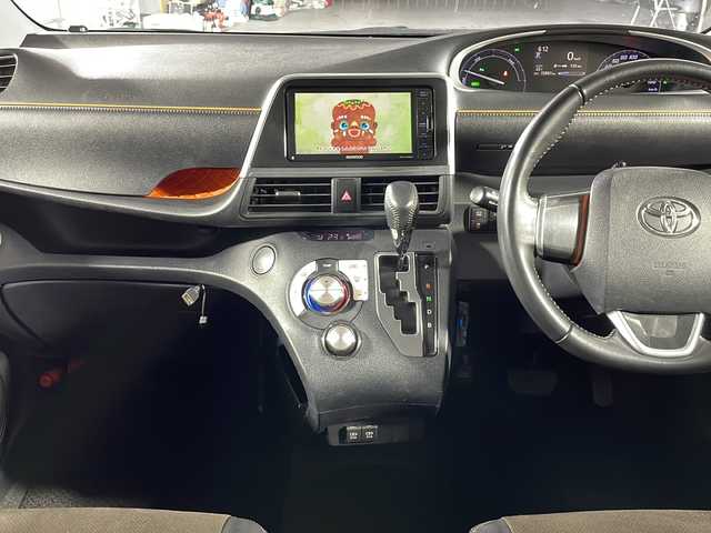 トヨタ シエンタ ハイブリッド G クエロ 沖縄県 2018(平30)年 7.3万km ホワイトパールクリスタルシャイン 県外仕入 /禁煙車 /社外ナビ(TV/CD/DVD/Bluetooth) /バックカメラ /トヨタセーフティセンス /ハーフレザーシート/クルーズコントロール /ETC /スペアキー /USB充電 /オートマチックハイビーム /車線逸脱警報