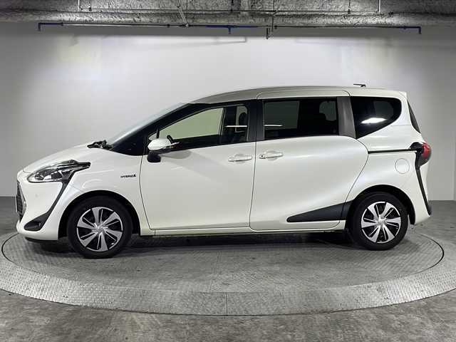 トヨタ シエンタ ハイブリッド G クエロ 沖縄県 2018(平30)年 7.3万km ホワイトパールクリスタルシャイン 県外仕入 /禁煙車 /社外ナビ(TV/CD/DVD/Bluetooth) /バックカメラ /トヨタセーフティセンス /ハーフレザーシート/クルーズコントロール /ETC /スペアキー /USB充電 /オートマチックハイビーム /車線逸脱警報