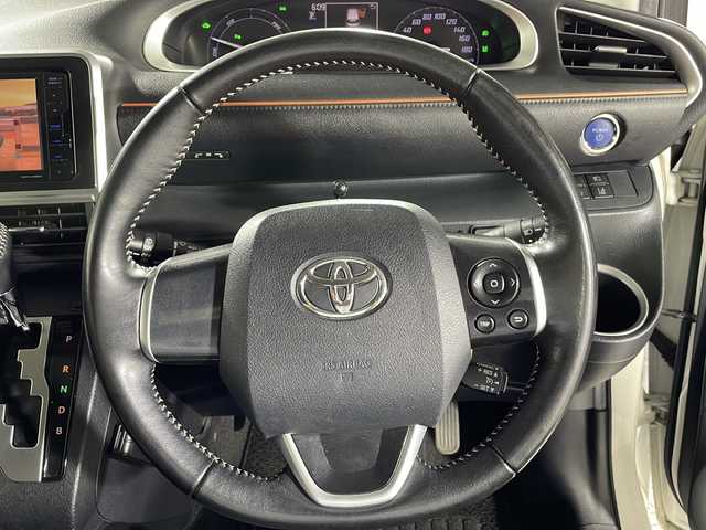 トヨタ シエンタ ハイブリッド G クエロ 沖縄県 2018(平30)年 7.3万km ホワイトパールクリスタルシャイン 県外仕入 /禁煙車 /社外ナビ(TV/CD/DVD/Bluetooth) /バックカメラ /トヨタセーフティセンス /ハーフレザーシート/クルーズコントロール /ETC /スペアキー /USB充電 /オートマチックハイビーム /車線逸脱警報