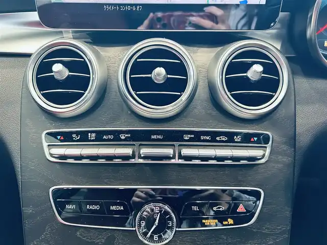 メルセデス・ベンツ Ｃ２２０ｄ ローレウスED スポーツプラスPKG 大阪府 2021(令3)年 3.3万km オブシディアンブラック レザーエクスクルーシブP/レーダーセーフティP/ワンオーナー/HUD/ACC/Burmeste/純正ナビ/TV/360度カメラ/applecarplay/純正18インチAW/LEDヘッドライト/電動リアゲート/ワイヤレス充電/赤革/メモリ付きパワーシート/エアシートヒーター/パフュームアトマイザー/ブラインドスポット