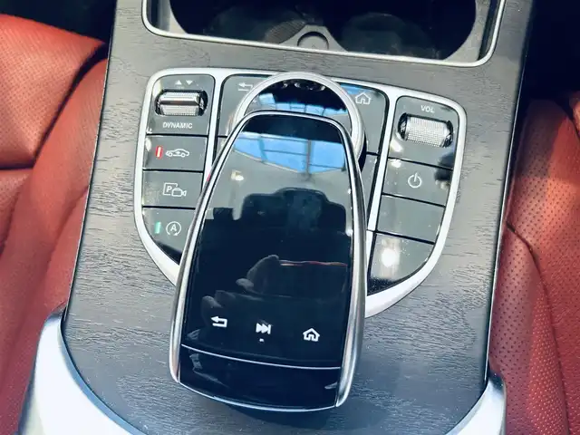 メルセデス・ベンツ Ｃ２２０ｄ ローレウスED スポーツプラスPKG 大阪府 2021(令3)年 3.3万km オブシディアンブラック レザーエクスクルーシブP/レーダーセーフティP/ワンオーナー/HUD/ACC/Burmeste/純正ナビ/TV/360度カメラ/applecarplay/純正18インチAW/LEDヘッドライト/電動リアゲート/ワイヤレス充電/赤革/メモリ付きパワーシート/エアシートヒーター/パフュームアトマイザー/ブラインドスポット