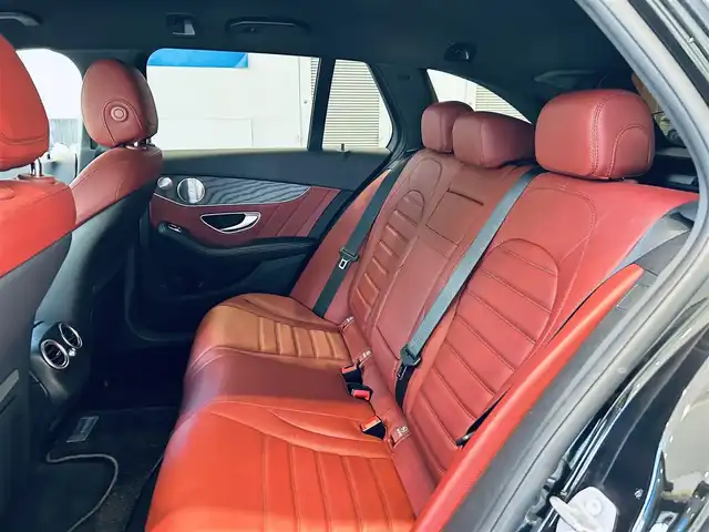 メルセデス・ベンツ Ｃ２２０ｄ ローレウスED スポーツプラスPKG 大阪府 2021(令3)年 3.3万km オブシディアンブラック レザーエクスクルーシブP/レーダーセーフティP/ワンオーナー/HUD/ACC/Burmeste/純正ナビ/TV/360度カメラ/applecarplay/純正18インチAW/LEDヘッドライト/電動リアゲート/ワイヤレス充電/赤革/メモリ付きパワーシート/エアシートヒーター/パフュームアトマイザー/ブラインドスポット
