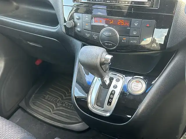 日産 セレナ ハイウェイスター Sハイブリッド 宮崎県 2014(平26)年 9.7万km ブリリアントホワイトパール /ナビ(AVIC-MRZ09)//TV/CD/DVD/Bluetooth//ETC//片側パワースライドドア//フリップダウンモニター//純正フロアマット//純正アルミホイール//ドアバイザー//取扱説明書//保証書//スペアキー×１