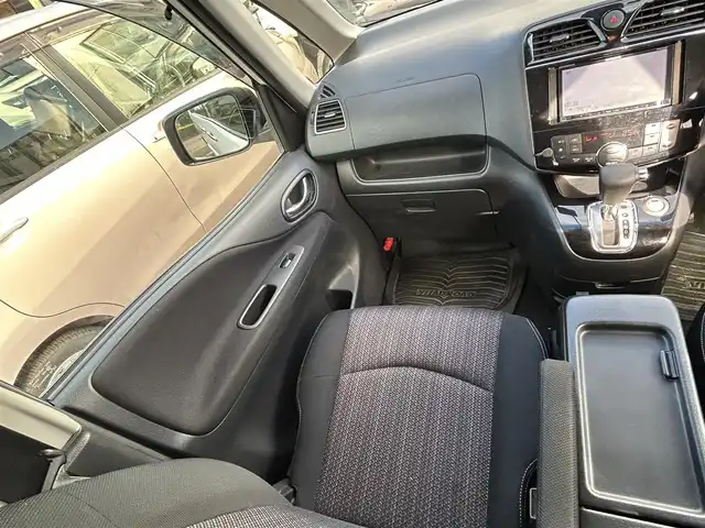 日産 セレナ ハイウェイスター Sハイブリッド 宮崎県 2014(平26)年 9.7万km ブリリアントホワイトパール /ナビ(AVIC-MRZ09)//TV/CD/DVD/Bluetooth//ETC//片側パワースライドドア//フリップダウンモニター//純正フロアマット//純正アルミホイール//ドアバイザー//取扱説明書//保証書//スペアキー×１