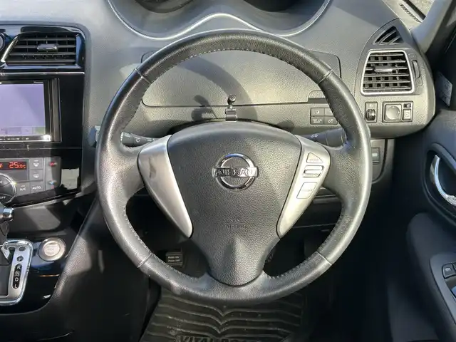 日産 セレナ ハイウェイスター Sハイブリッド 宮崎県 2014(平26)年 9.7万km ブリリアントホワイトパール /ナビ(AVIC-MRZ09)//TV/CD/DVD/Bluetooth//ETC//片側パワースライドドア//フリップダウンモニター//純正フロアマット//純正アルミホイール//ドアバイザー//取扱説明書//保証書//スペアキー×１