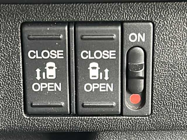 ホンダ ステップワゴン スパーダクールスピリット HセンシングBスタイル 宮城県 2019(平31)年 6万km プレミアムスパークルブラックパール 特別仕様車/禁煙車/純正フリップダウンモニター/Honda SENSING				/・衝突軽減ブレーキ		/・路外逸脱抑制機能/・アダプティブクルーズコントロール	/・車線維持支援システム/純正10型ナビ/・BT.CD.DVD.USB.HDMI.SD/フルセグTV/両側パワースライドドア/ドライブレコーダー一体型ミラー(F.R)/ビルトインETC/ハーフレザーシート/シートヒーター/プッシュスタート/スマートキー×2/LEDヘッドライト/横滑り防止機能/革巻きステアリング/ステアリングスイッチ/パドルシフト/純正フロアマッド/純正16インチアルミホイール(夏)/純正17インチアルミホイール(冬：215/55/R17積込み)/ロールサンシェード/シートバックテーブル