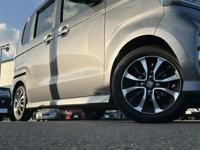 ホンダ Ｎ ＢＯＸ カスタム G L ホンダセンシング 愛媛県 2019(平31)年 5.3万km シャイニンググレーM 社外ナビ（Panasonic製）/BT/AM・FM/CD/DVD/フルセグTV/ビルトインETC/前後ドライブレコーダー/バックカメラ/コーナーセンサー/クルーズコントロール/衝突軽減システム/レーンキープアシスト/横滑り防止装置/片側パワースライドドア/後席フルフラットシート/LEDヘッドライト/フォグランプ/純正アルミホイール