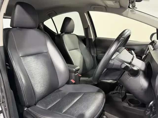 トヨタ アクア G ブラックソフトレザーセレ 大阪府 2014(平26)年 6.9万km グレーメタリック 黒革シート 純正エアロ モデリスタ15incAW 純正ナビTV バックカメラ スマートキー プッシュスタート アイドリングストップ オートライト オートエアコン ETC ワンオーナー