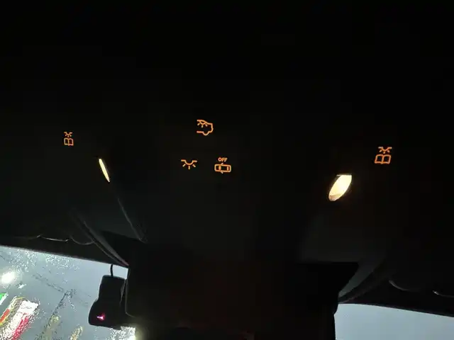 メルセデス・ベンツ ＧＬＡ２５０ 4マチック 香川県 2014(平26)年 3.7万km 黒 純正ナビゲーション/【フルセグ/BT】/バックカメラ/シートヒーター/前後コーナーセンサー/ステアリングリモコン/レーダークルーズコントロール/パドルシフト/LEDヘッドライト/オートハイビーム/純正18インチアルミホイール/電動リアゲート/CPAプラス（緊急ブレーキ装置）/ヒルホルダー（坂道発進補助装置）/ESP（横滑り防止）/リモコンキー