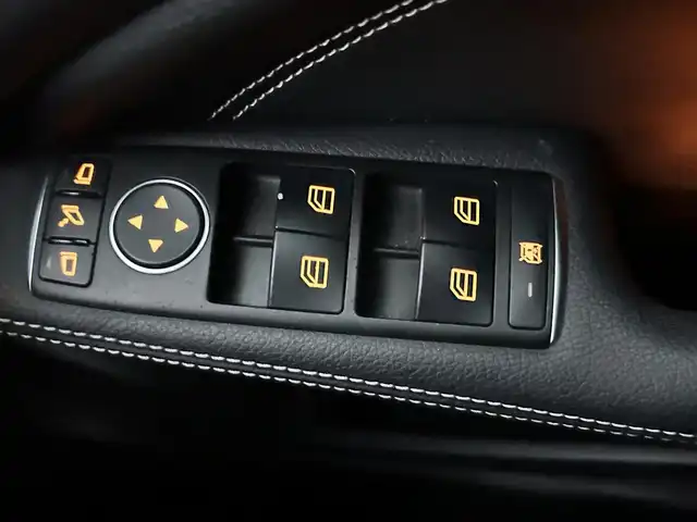 メルセデス・ベンツ ＧＬＡ２５０ 4マチック 香川県 2014(平26)年 3.7万km 黒 純正ナビゲーション/【フルセグ/BT】/バックカメラ/シートヒーター/前後コーナーセンサー/ステアリングリモコン/レーダークルーズコントロール/パドルシフト/LEDヘッドライト/オートハイビーム/純正18インチアルミホイール/電動リアゲート/CPAプラス（緊急ブレーキ装置）/ヒルホルダー（坂道発進補助装置）/ESP（横滑り防止）/リモコンキー