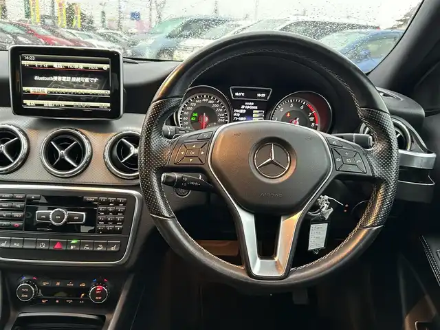 メルセデス・ベンツ ＧＬＡ２５０ 4マチック 香川県 2014(平26)年 3.7万km 黒 純正ナビゲーション/【フルセグ/BT】/バックカメラ/シートヒーター/前後コーナーセンサー/ステアリングリモコン/レーダークルーズコントロール/パドルシフト/LEDヘッドライト/オートハイビーム/純正18インチアルミホイール/電動リアゲート/CPAプラス（緊急ブレーキ装置）/ヒルホルダー（坂道発進補助装置）/ESP（横滑り防止）/リモコンキー