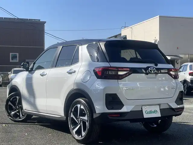 トヨタ ライズ Z 熊本県 2025(令7)年 0.1千km ブラックマイカメタリック/シャイニングホワイトパール ワンオーナー/プッシュスタート/純正ディスプレイオーディオ/全方位カメラ/純正17インチAW/レーダークルーズ/前席シートヒーター/LEDヘッドライト/オートライト/フォグライト/前後コーナーセンサー/横滑り防止装置/ウィンカーミラー/純正フロアマット/新車保証書/取扱説明書/スマートスペアキー×1本