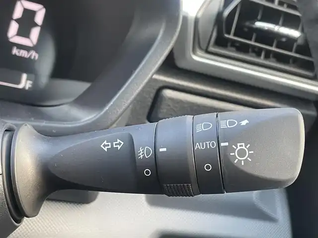 トヨタ ライズ Z 熊本県 2025(令7)年 0.1千km ブラックマイカメタリック/シャイニングホワイトパール ワンオーナー/プッシュスタート/純正ディスプレイオーディオ/全方位カメラ/純正17インチAW/レーダークルーズ/前席シートヒーター/LEDヘッドライト/オートライト/フォグライト/前後コーナーセンサー/横滑り防止装置/ウィンカーミラー/純正フロアマット/新車保証書/取扱説明書/スマートスペアキー×1本