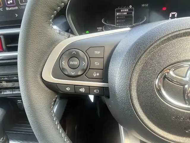 トヨタ ライズ Z 熊本県 2025(令7)年 0.1千km ブラックマイカメタリック/シャイニングホワイトパール ワンオーナー/プッシュスタート/純正ディスプレイオーディオ/全方位カメラ/純正17インチAW/レーダークルーズ/前席シートヒーター/LEDヘッドライト/オートライト/フォグライト/前後コーナーセンサー/横滑り防止装置/ウィンカーミラー/純正フロアマット/新車保証書/取扱説明書/スマートスペアキー×1本