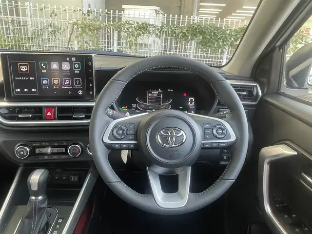 トヨタ ライズ Z 熊本県 2025(令7)年 0.1千km ブラックマイカメタリック/シャイニングホワイトパール ワンオーナー/プッシュスタート/純正ディスプレイオーディオ/全方位カメラ/純正17インチAW/レーダークルーズ/前席シートヒーター/LEDヘッドライト/オートライト/フォグライト/前後コーナーセンサー/横滑り防止装置/ウィンカーミラー/純正フロアマット/新車保証書/取扱説明書/スマートスペアキー×1本