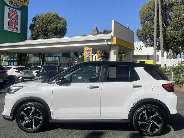 トヨタ ライズ Z 熊本県 2025(令7)年 0.1千km ブラックマイカメタリック/シャイニングホワイトパール ワンオーナー/プッシュスタート/純正ディスプレイオーディオ/全方位カメラ/純正17インチAW/レーダークルーズ/前席シートヒーター/LEDヘッドライト/オートライト/フォグライト/前後コーナーセンサー/横滑り防止装置/ウィンカーミラー/純正フロアマット/新車保証書/取扱説明書/スマートスペアキー×1本