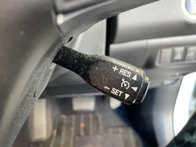 トヨタ ハリアー プレミアム 三重県 2016(平28)年 12.4万km ホワイトパールクリスタルシャイン 登録時123216km/フルモデリスタ/三眼ヘッドライト/ハーフレザーシート/禁煙車/ワンオーナー/純正ナビ/（AM/FM/TV/Bluetooth）/フルセグTV/バックカメラ/ビルトインETC/クルーズコントロール/ステアリングスイッチ/オートライト/パワーシート/パワーバックドア/レーンディパーチャーアラート/ISOFIX/スペアキー/プッシュスタート/純正フロアマット