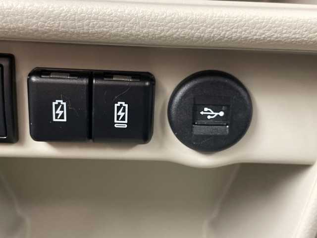 スズキ ラパン X 愛知県 2023(令5)年 0.7万km フォーンベージュM 禁煙車/純正7インチナビ/（CD/DVD/Bluetooth/フルセグTV/SD/USB)/全方位カメラ/スズキセーフティサポート/・衝突軽減ブレーキ/・レーンキープアシスト/・オートマチックハイビーム/・パーキングセンサー/ETC/前後ドライブレコーダー/シートヒーター/アイドリングストップ/純正14インチアルミホイール/スマートキー/スペアキー1本/プッシュスタート/純正フロアマット/横滑り防止装置/ベンチシート/電動格納ミラー