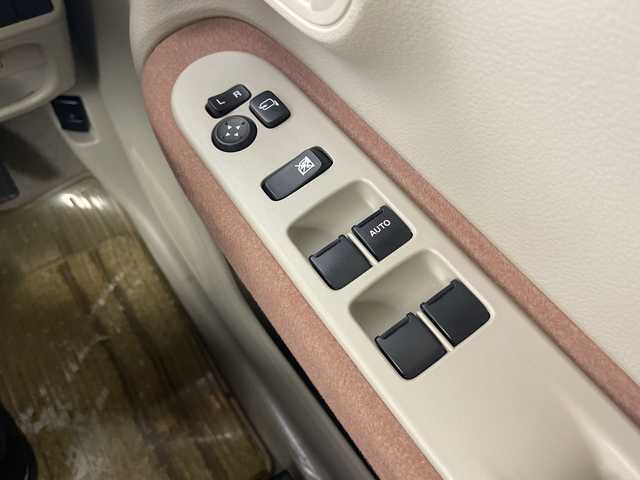 スズキ ラパン X 愛知県 2023(令5)年 0.7万km フォーンベージュM 禁煙車/純正7インチナビ/（CD/DVD/Bluetooth/フルセグTV/SD/USB)/全方位カメラ/スズキセーフティサポート/・衝突軽減ブレーキ/・レーンキープアシスト/・オートマチックハイビーム/・パーキングセンサー/ETC/前後ドライブレコーダー/シートヒーター/アイドリングストップ/純正14インチアルミホイール/スマートキー/スペアキー1本/プッシュスタート/純正フロアマット/横滑り防止装置/ベンチシート/電動格納ミラー