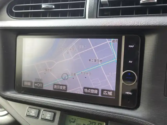 トヨタ アクア G 山形県 2014(平26)年 7.1万km ブラックマイカ 純正HDDナビ/　　【CD DVD BT ワンセグ USB AM/FM】/バックカメラ/オートライト/シートヒーター/15インチアルミホイール/アイドリングストップ/ステアリングスイッチ/電動格納ウィンカーミラー/フロアマット/ドアバイザ―/スマートキー/ETC