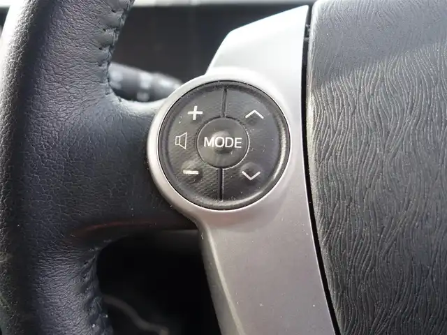 トヨタ アクア G 山形県 2014(平26)年 7.1万km ブラックマイカ 純正HDDナビ/　　【CD DVD BT ワンセグ USB AM/FM】/バックカメラ/オートライト/シートヒーター/15インチアルミホイール/アイドリングストップ/ステアリングスイッチ/電動格納ウィンカーミラー/フロアマット/ドアバイザ―/スマートキー/ETC