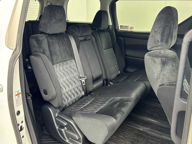 トヨタ ヴェルファイア Z 福島県 2018(平30)年 6.2万km プレシャスホワイトパール /禁煙車//トヨタセーフティーセンス//プリクラッシュセーフティ//レーントレーシングアシスト//オートマチックハイビーム//レーダークルーズコントロール//社外7インチナビ//フルセグTV・Bluetooth・CD・DVD//バックカメラ//フリップダウンモニター//両側パワースライドドア//ETC//前方ドライブレコーダー//LEDヘッドライト・LEDフォグライト//電子パーキングブレーキ//積込スタッドレスタイヤAW付き//純正ドアバイザー//純正フロアマット