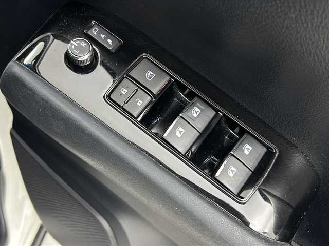 トヨタ ヴェルファイア Z 福島県 2018(平30)年 6.2万km プレシャスホワイトパール /禁煙車//トヨタセーフティーセンス//プリクラッシュセーフティ//レーントレーシングアシスト//オートマチックハイビーム//レーダークルーズコントロール//社外7インチナビ//フルセグTV・Bluetooth・CD・DVD//バックカメラ//フリップダウンモニター//両側パワースライドドア//ETC//前方ドライブレコーダー//LEDヘッドライト・LEDフォグライト//電子パーキングブレーキ//積込スタッドレスタイヤAW付き//純正ドアバイザー//純正フロアマット