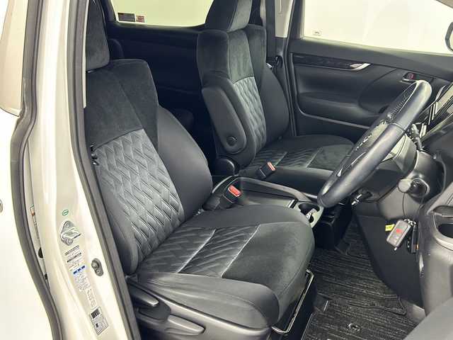 トヨタ ヴェルファイア Z 福島県 2018(平30)年 6.2万km プレシャスホワイトパール /禁煙車//トヨタセーフティーセンス//プリクラッシュセーフティ//レーントレーシングアシスト//オートマチックハイビーム//レーダークルーズコントロール//社外7インチナビ//フルセグTV・Bluetooth・CD・DVD//バックカメラ//フリップダウンモニター//両側パワースライドドア//ETC//前方ドライブレコーダー//LEDヘッドライト・LEDフォグライト//電子パーキングブレーキ//積込スタッドレスタイヤAW付き//純正ドアバイザー//純正フロアマット