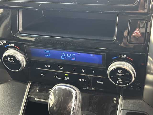 トヨタ ヴェルファイア Z 福島県 2018(平30)年 6.2万km プレシャスホワイトパール /禁煙車//トヨタセーフティーセンス//プリクラッシュセーフティ//レーントレーシングアシスト//オートマチックハイビーム//レーダークルーズコントロール//社外7インチナビ//フルセグTV・Bluetooth・CD・DVD//バックカメラ//フリップダウンモニター//両側パワースライドドア//ETC//前方ドライブレコーダー//LEDヘッドライト・LEDフォグライト//電子パーキングブレーキ//積込スタッドレスタイヤAW付き//純正ドアバイザー//純正フロアマット