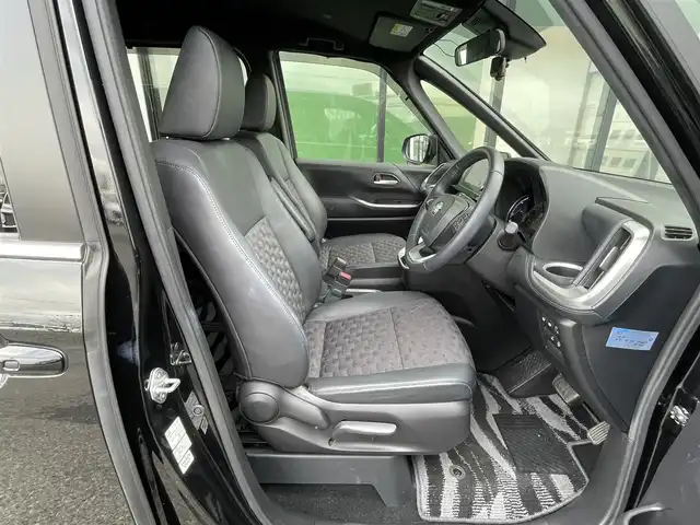 トヨタ ヴォクシー ハイブリッド S－Z 道央・札幌 2022(令4)年 4.3万km アティチュードブラックマイカ ４WD/寒冷地仕様/純正ディスプレイオーディオ（ナビ付）/CD/DVD/BT/フルセグ/プリクラッシュセーフティ/横滑り防止装置/レーダークルーズコントロール/レーンキープアシスト/パーキングアシスト/クリアランスソナー/プロアクティブドライビングアシスト/パーキングサポートブレーキ/ロードサインアシスト/バックカメラ/ビルトインETC2.0/ドライブレコーダー/EVMODE/DRIVEMODE切替/ワイパーデアイサー/両側パワースライドドア/ユニバーサルステップ/前席シートヒーター/ハーフレザーシート/革巻きステアリング/ステアリングリモコン/AC100V/電動パーキング/ブレーキホールド/プッシュスタート/スマートキー/LEDヘッドライト/オートライト/オートハイビーム/ヘッドライトレベライザー/電動格納ミラー/ウィンカーミラー/フロアマット/ドアバイザー